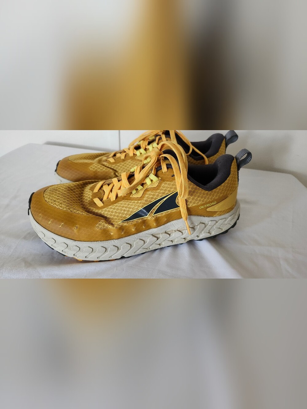 Altra Outroad Men's Trail Hybrid Running Shoes Gold Yellow Size 8.5